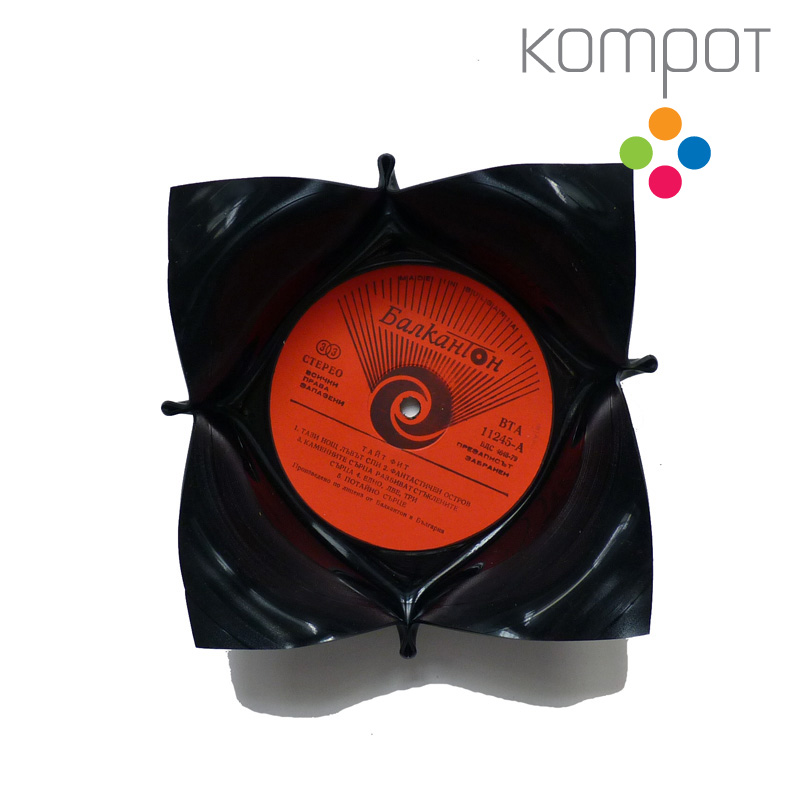 Malá vinylová miska :: červený střed